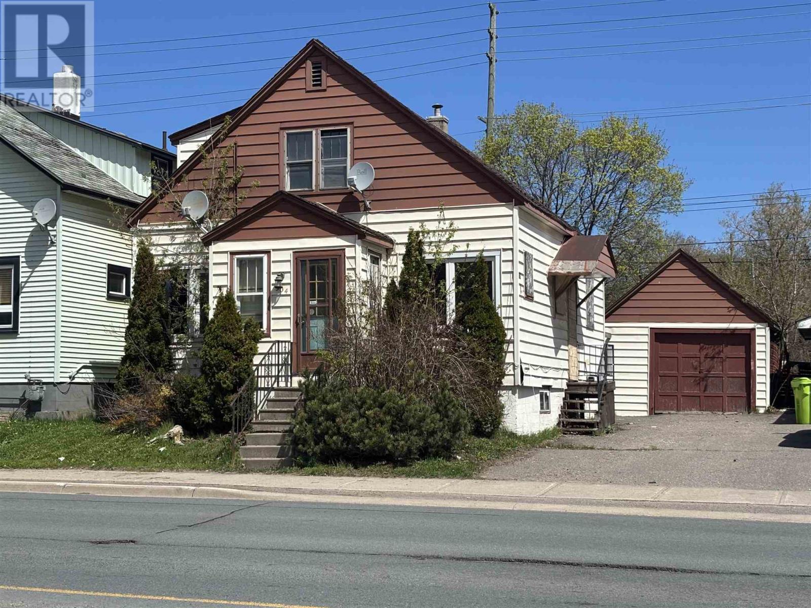 904 Wellington St, Sault Ste. Marie, Ontario  P6A 2N5 - Photo 1 - SM262347