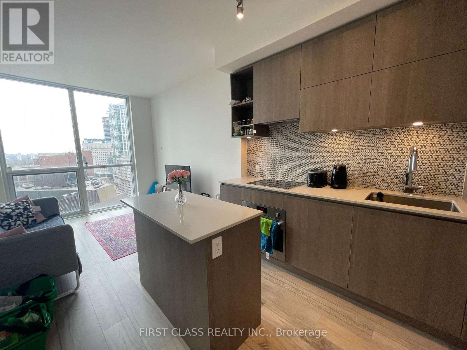 1410 - 1 Yorkville Avenue, Toronto, Ontario  M4W 1L1 - Photo 3 - C13719806