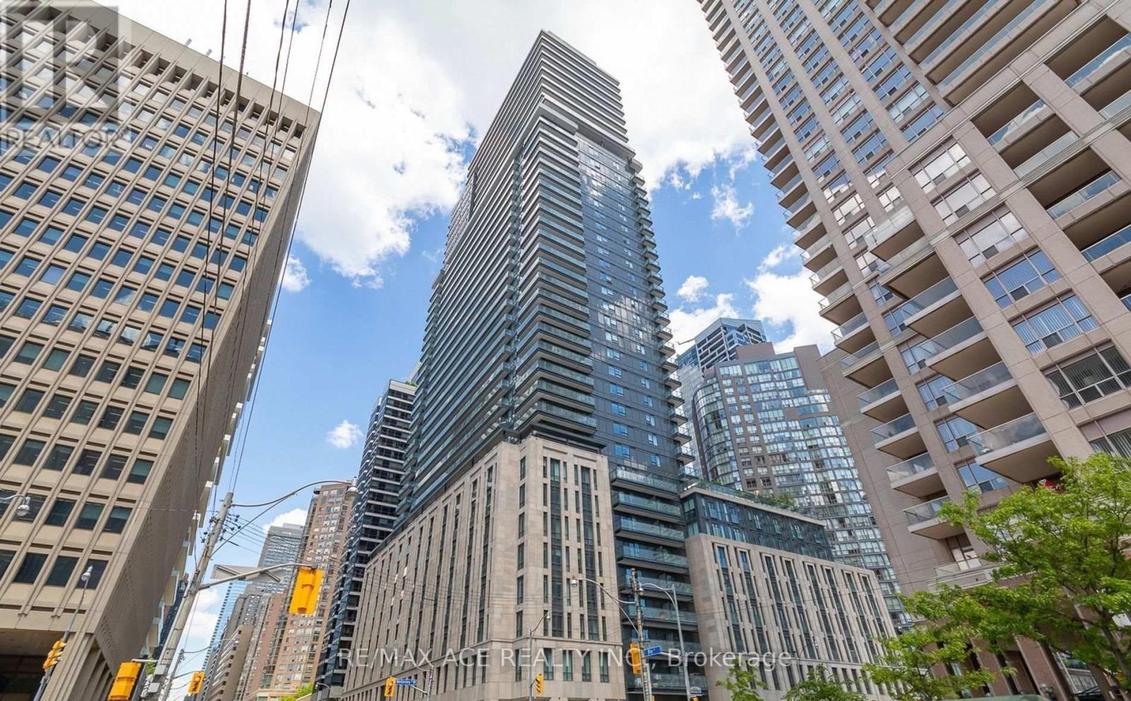 708 - 955 Bay Street, Toronto, Ontario  M5S 0C6 - Photo 1 - C13719856