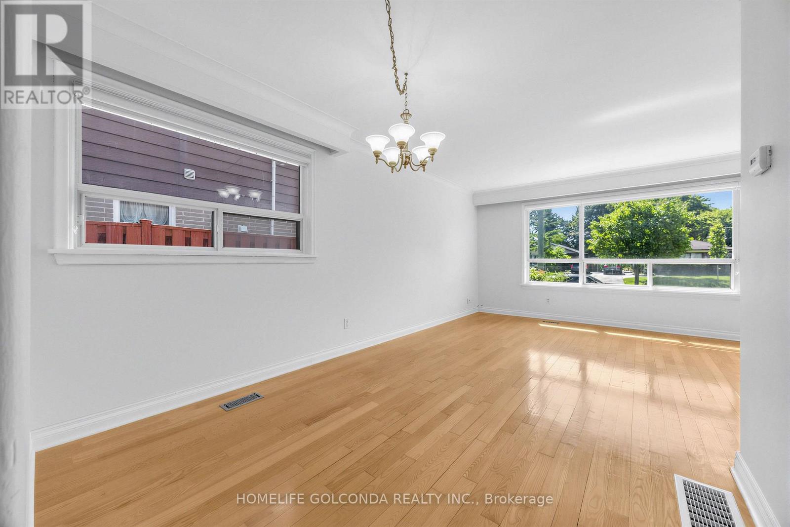 9 Moorecroft Crescent, Toronto, Ontario  M1K 3T9 - Photo 11 - E13719790