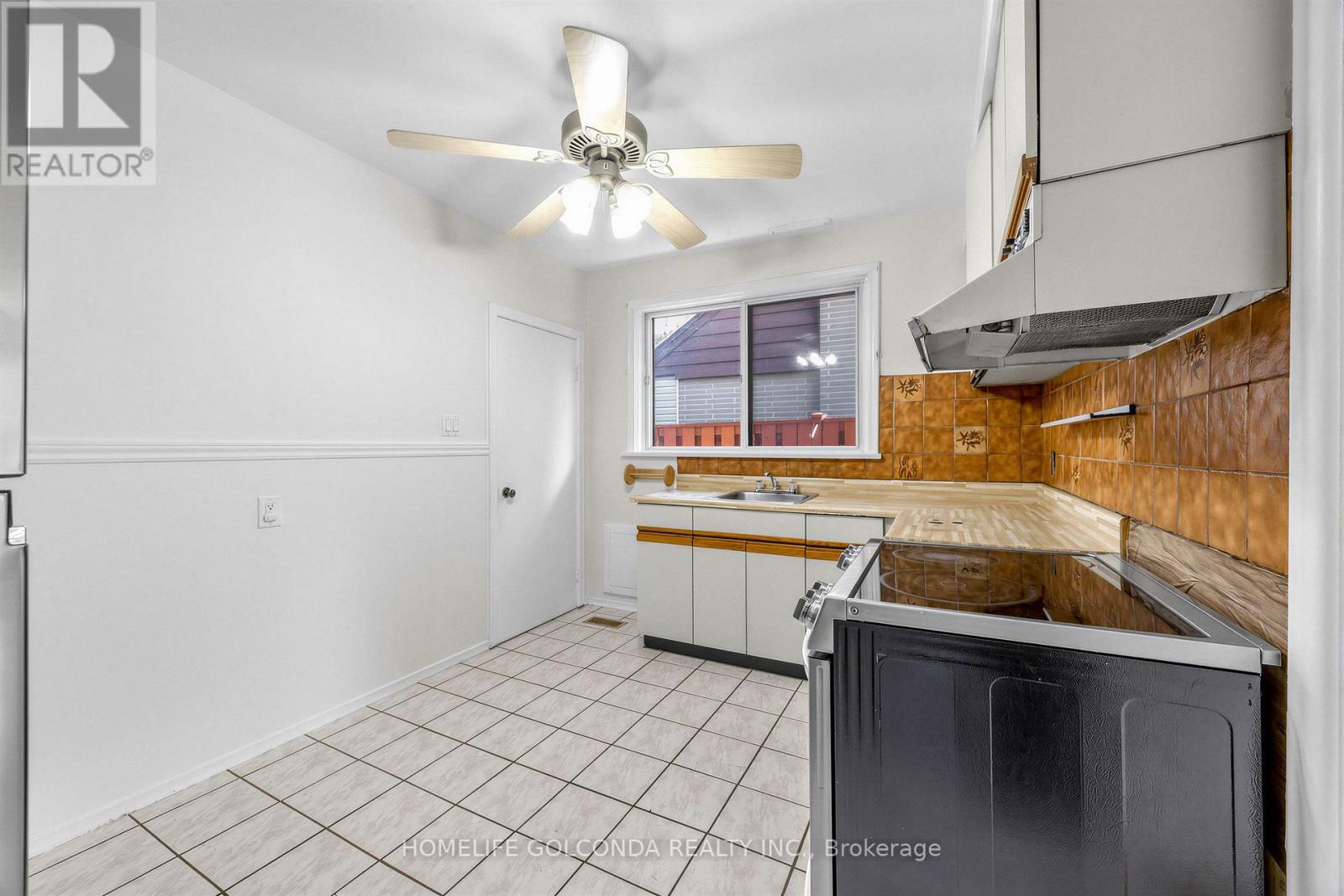 9 Moorecroft Crescent, Toronto, Ontario  M1K 3T9 - Photo 14 - E13719790