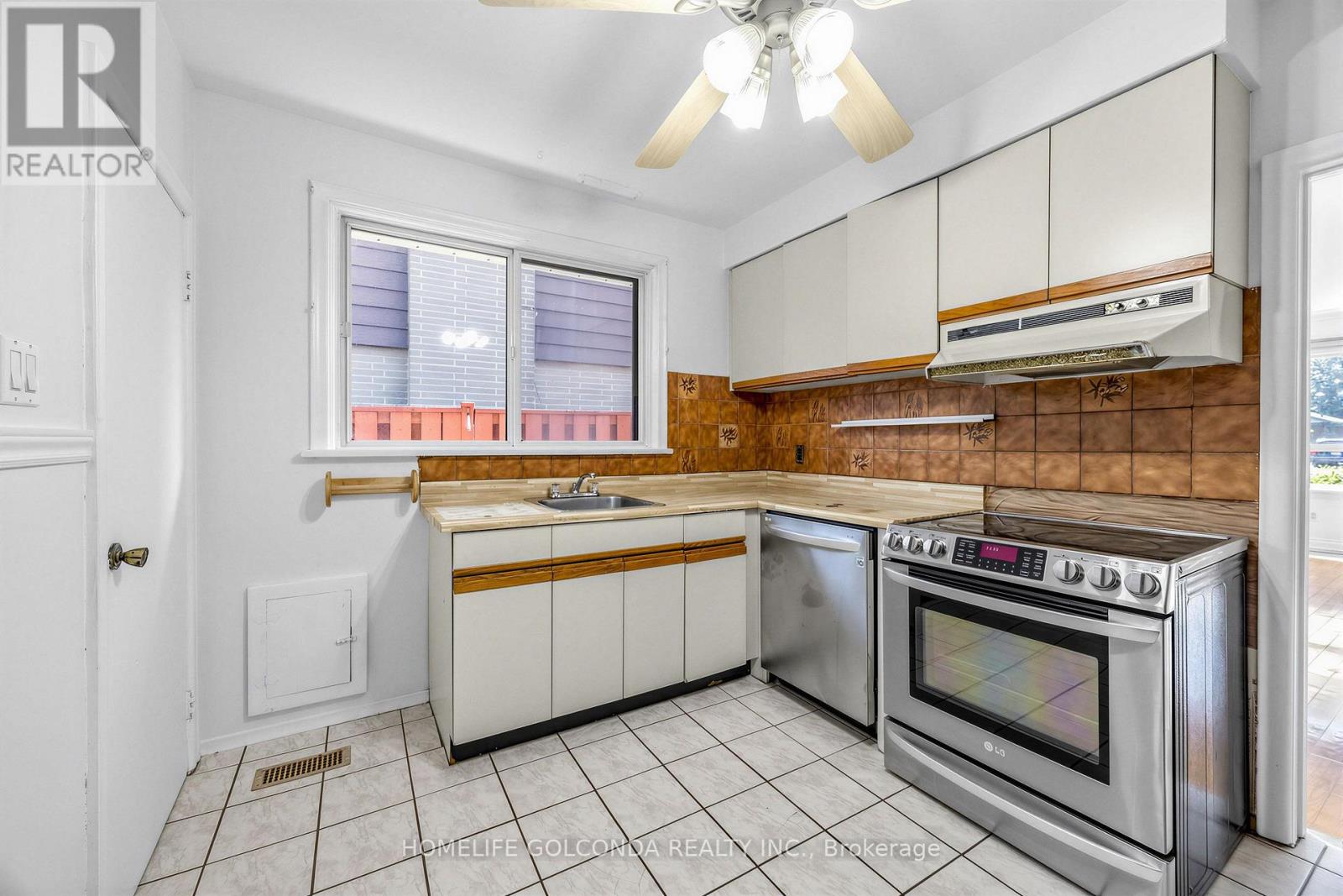 9 Moorecroft Crescent, Toronto, Ontario  M1K 3T9 - Photo 16 - E13719790
