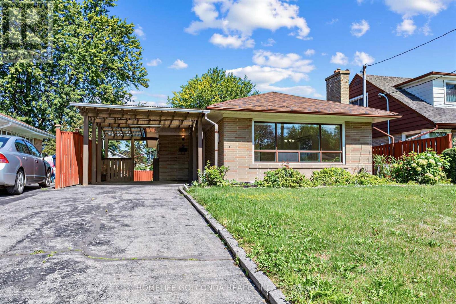 9 Moorecroft Crescent, Toronto, Ontario  M1K 3T9 - Photo 2 - E13719790