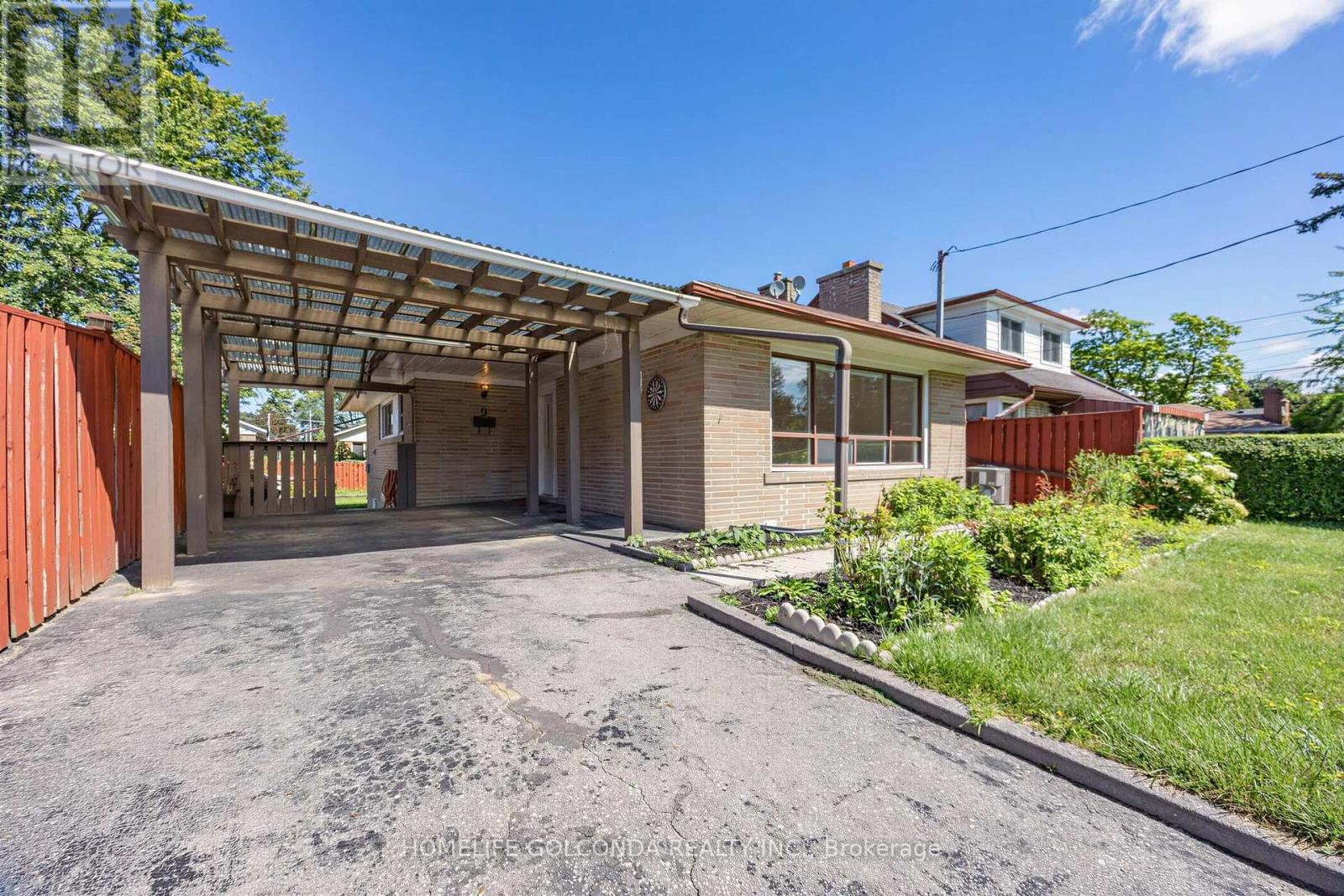 9 Moorecroft Crescent, Toronto, Ontario  M1K 3T9 - Photo 4 - E13719790