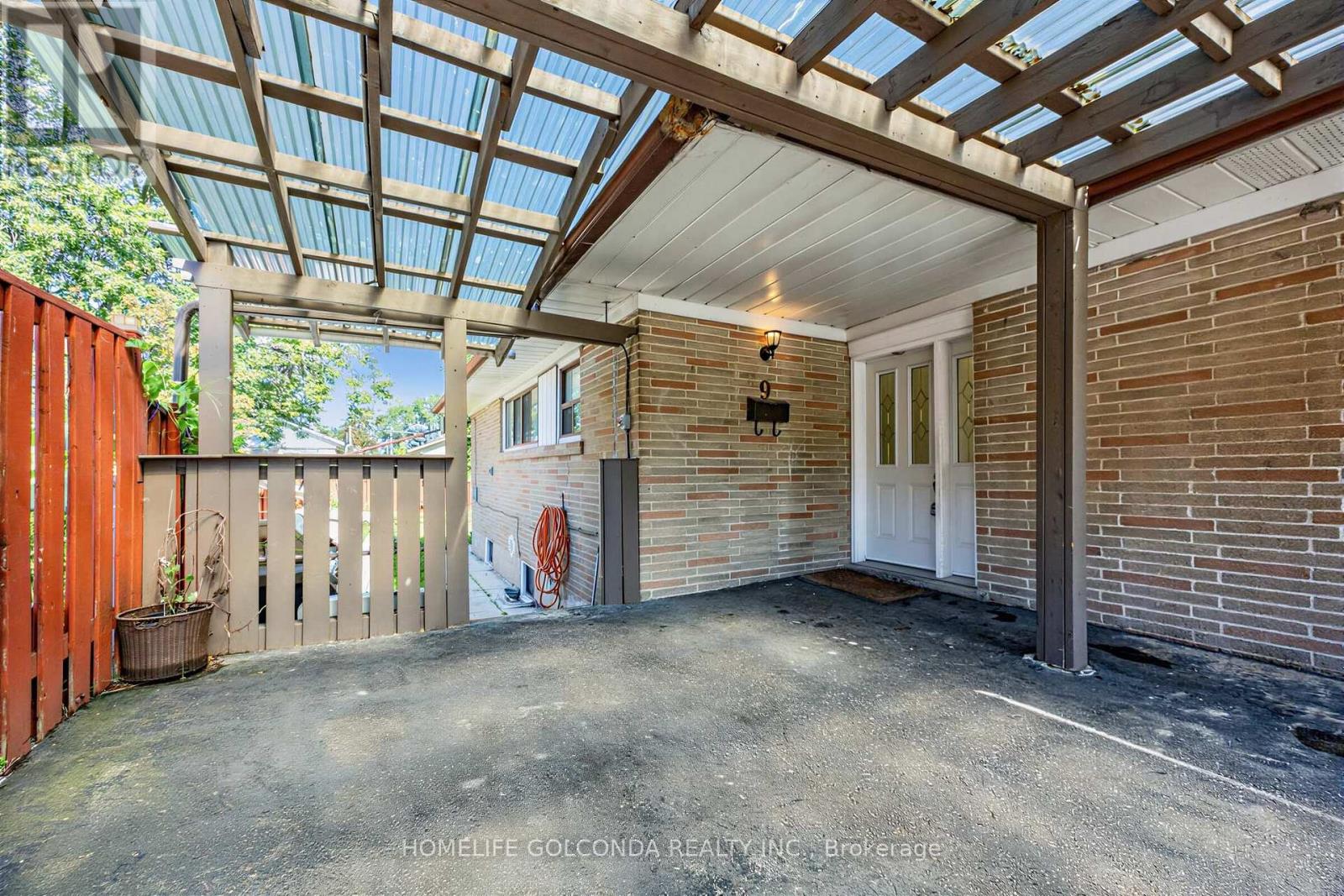 9 Moorecroft Crescent, Toronto, Ontario  M1K 3T9 - Photo 5 - E13719790