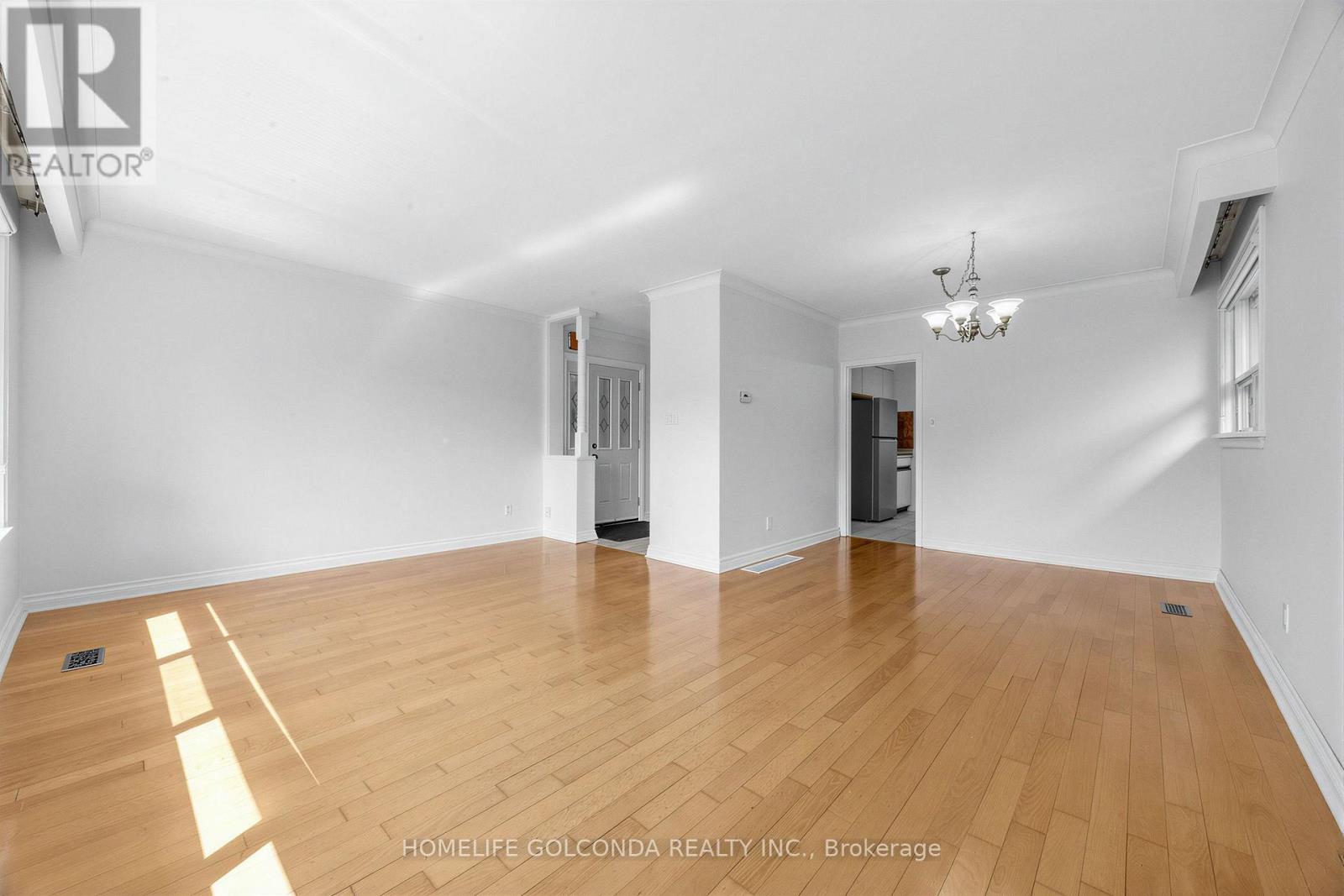 9 Moorecroft Crescent, Toronto, Ontario  M1K 3T9 - Photo 8 - E13719790