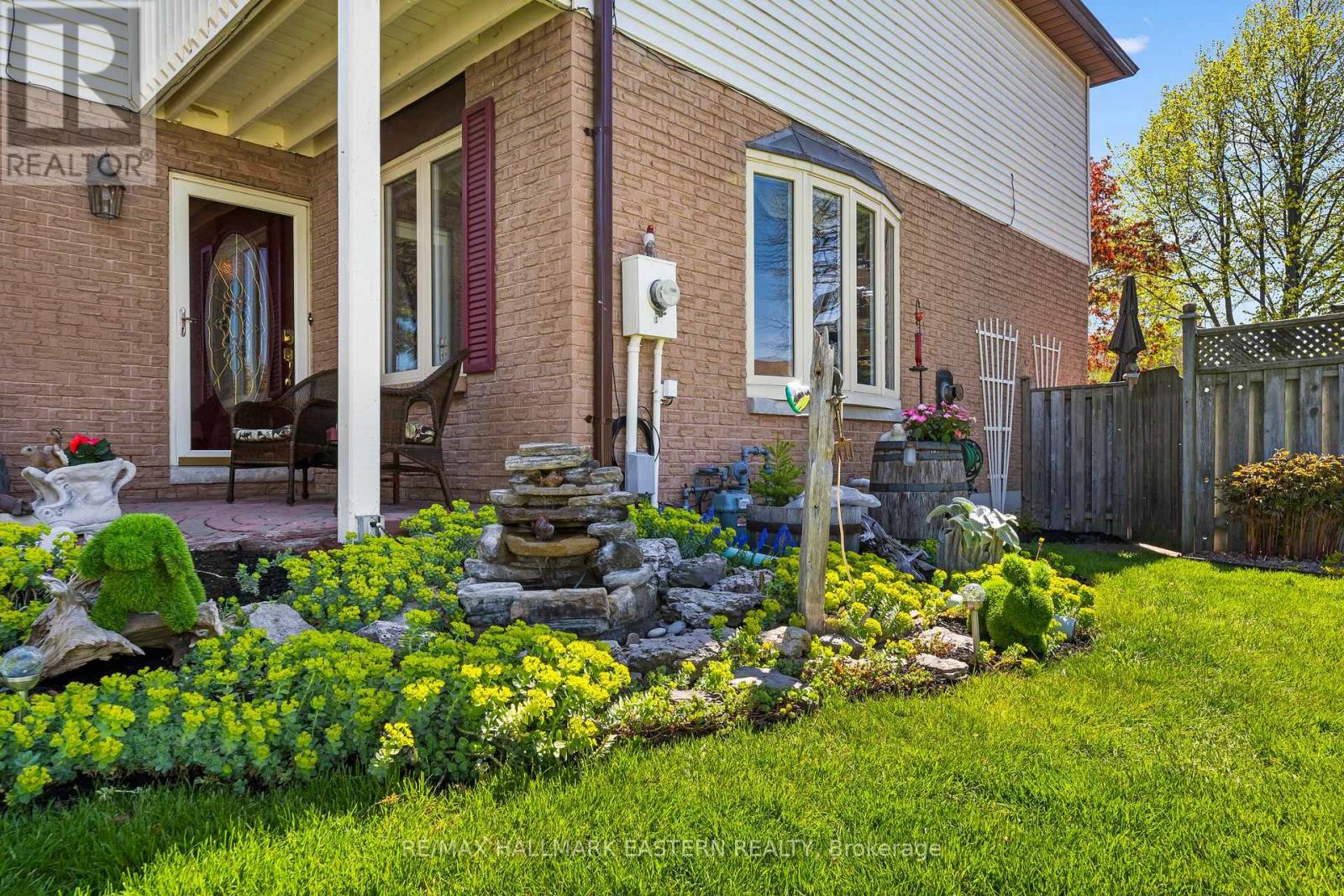 1003 Renaissance Drive, Oshawa, Ontario  L1J 8B2 - Photo 3 - E13555810