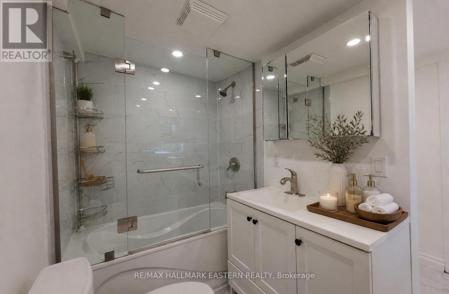 821 Craven Road, Toronto, Ontario  M4L 2Z7 - Photo 10 - E13608410