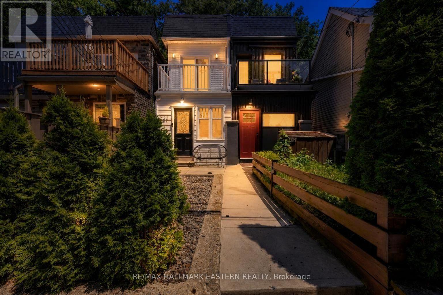 821 Craven Road, Toronto, Ontario  M4L 2Z7 - Photo 18 - E13608410