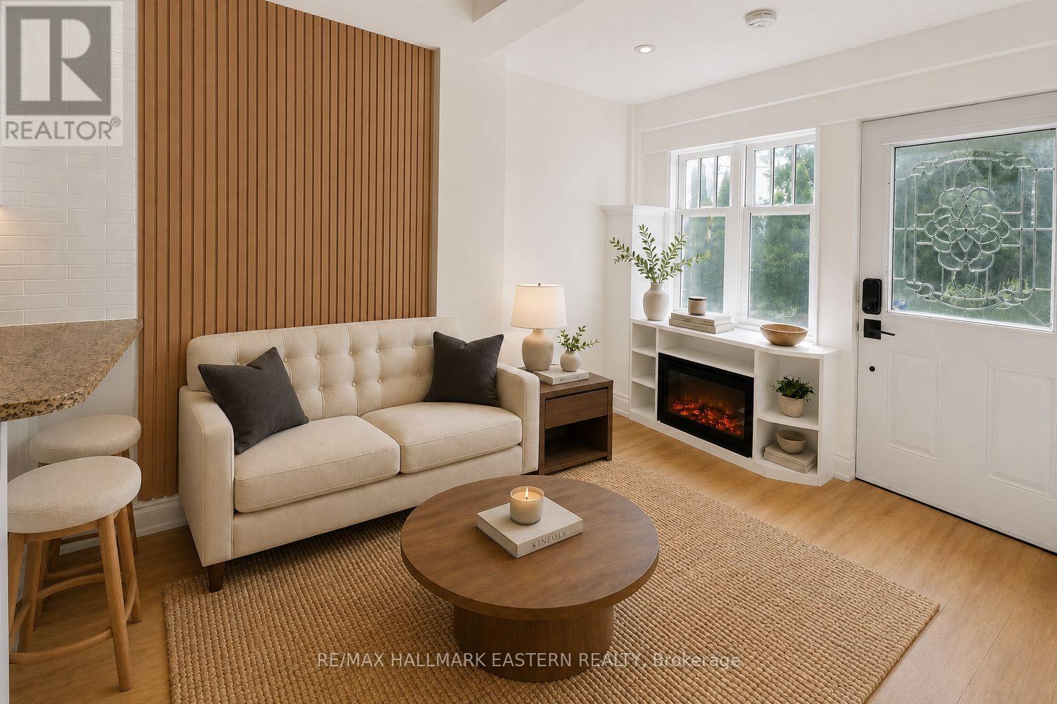 821 Craven Road, Toronto, Ontario  M4L 2Z7 - Photo 3 - E13608410