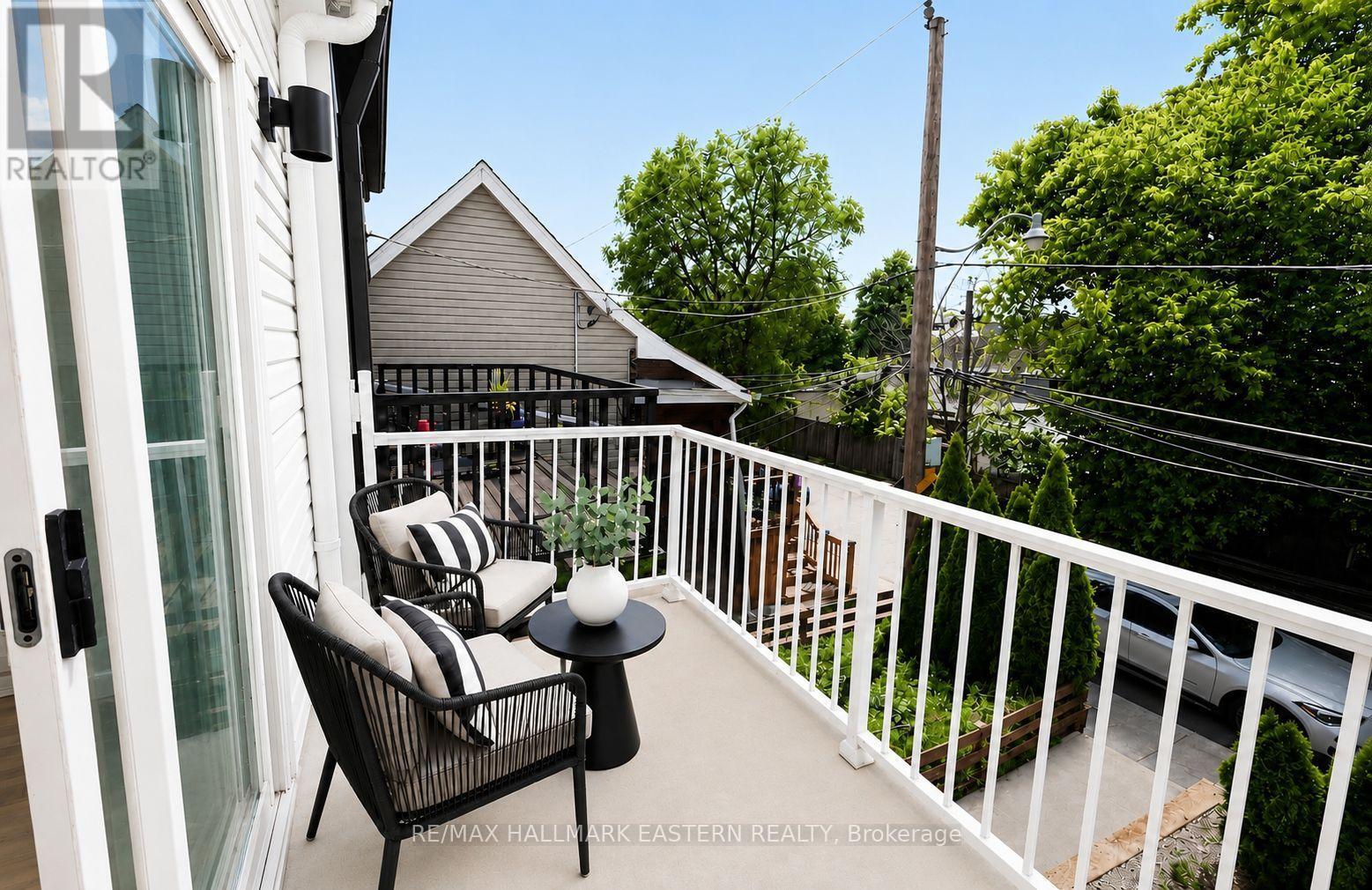 821 Craven Road, Toronto, Ontario  M4L 2Z7 - Photo 9 - E13608410