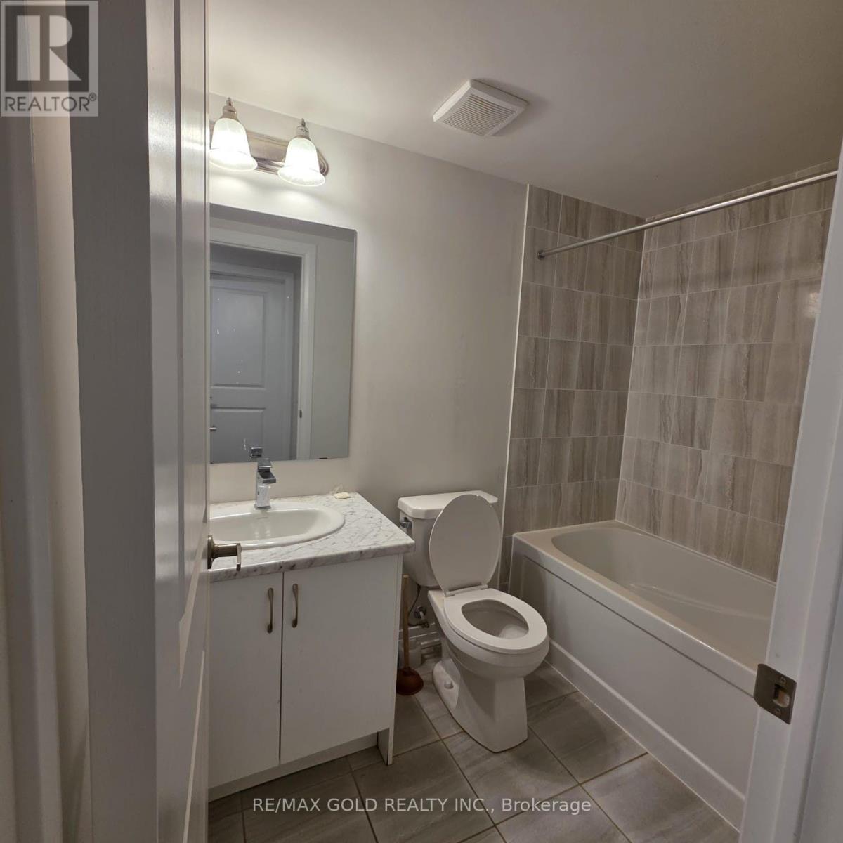 2 - 21 Baynes Way, Bradford West Gwillimbury (Bradford), Ontario  L3Z 4M5 - Photo 10 - N13719868