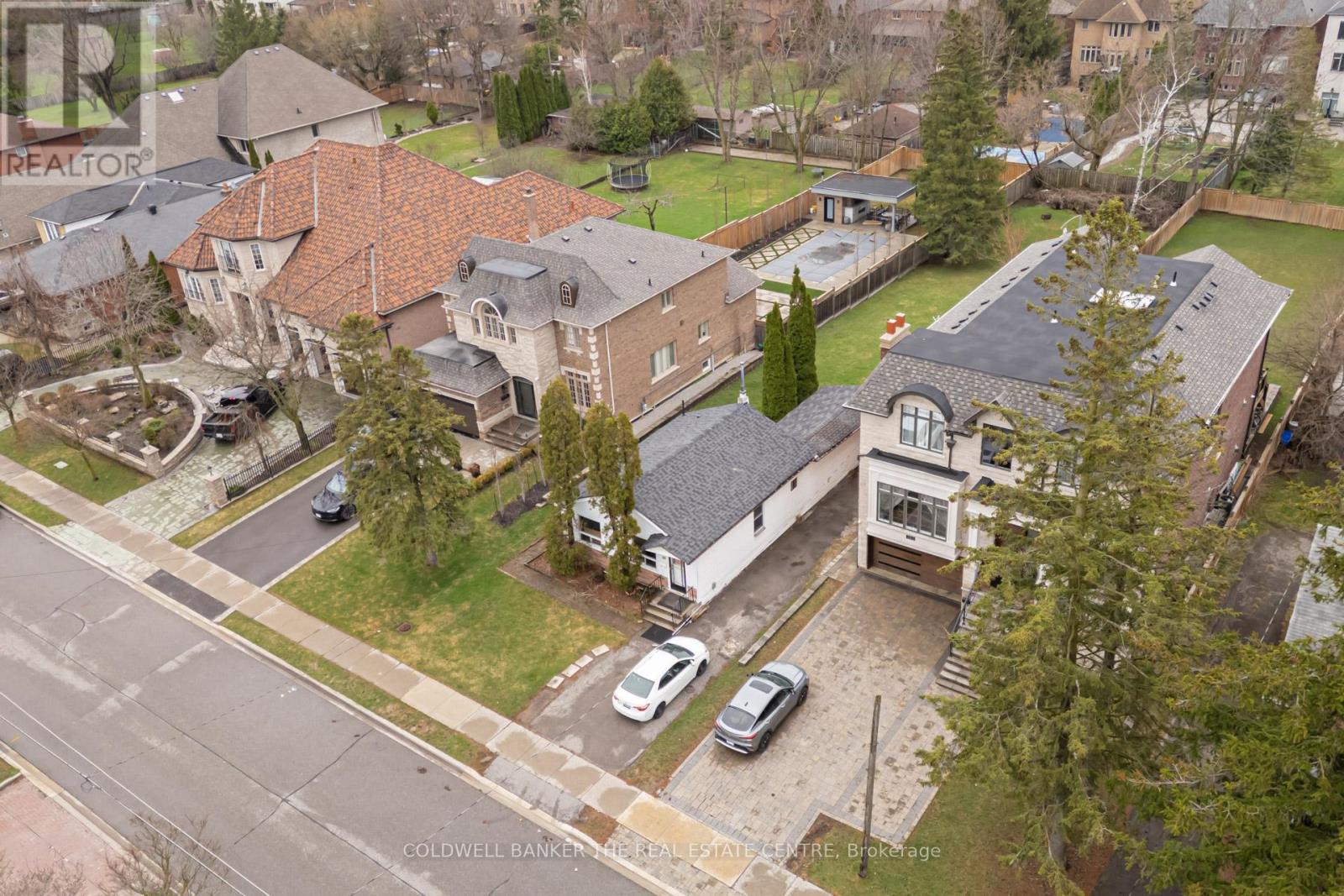 99 Spruce Avenue, Richmond Hill, Ontario  L4C 6V9 - Photo 2 - N13719876