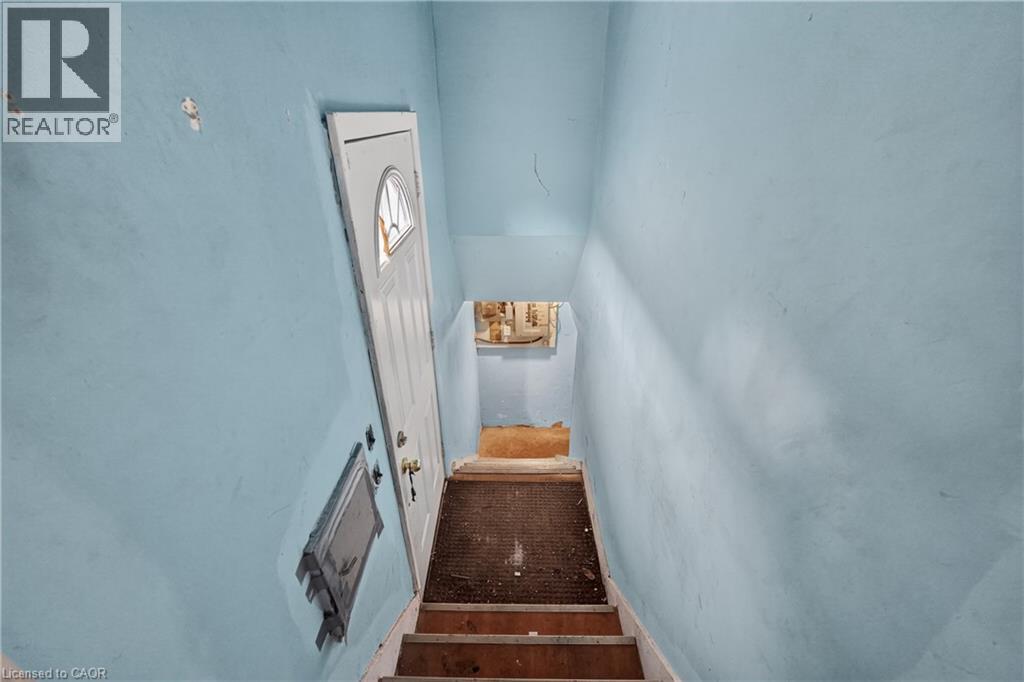 689 Burgess Avenue, Hamilton, Ontario  L8H 6J2 - Photo 11 - 40858857
