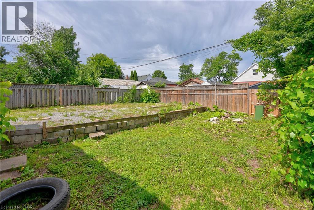 689 Burgess Avenue, Hamilton, Ontario  L8H 6J2 - Photo 3 - 40858857