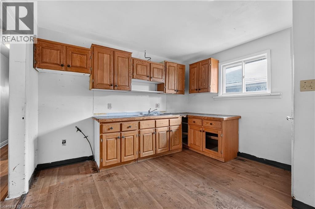 689 Burgess Avenue, Hamilton, Ontario  L8H 6J2 - Photo 5 - 40858857