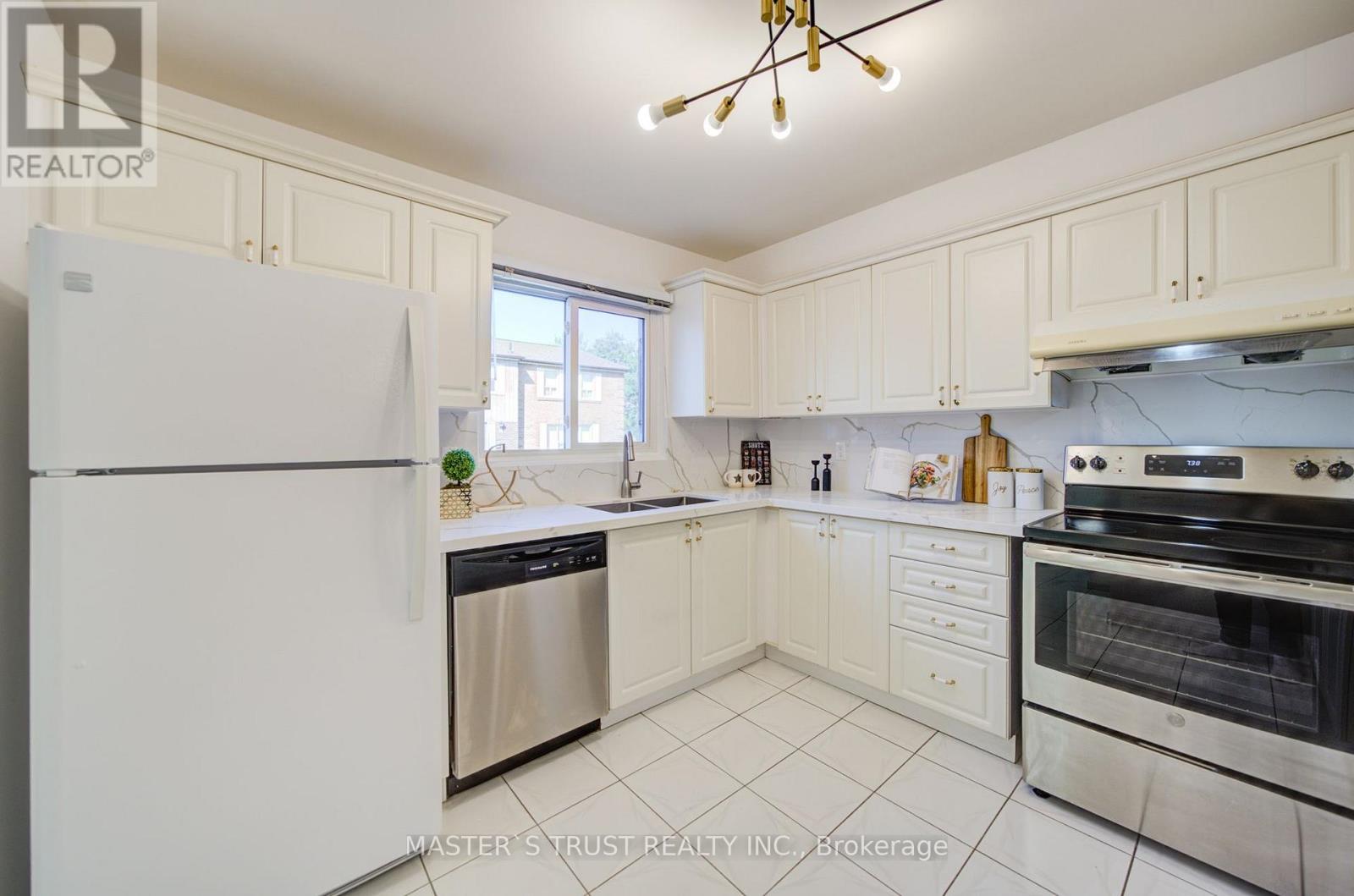 61 - 15 Brimwood Boulevard, Toronto, Ontario  M1V 1E1 - Photo 6 - E13719634