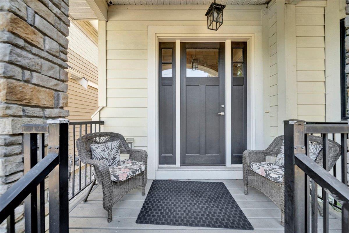 2886 160 Street, Surrey, British Columbia  V3Z 3W1 - Photo 3 - R3159344