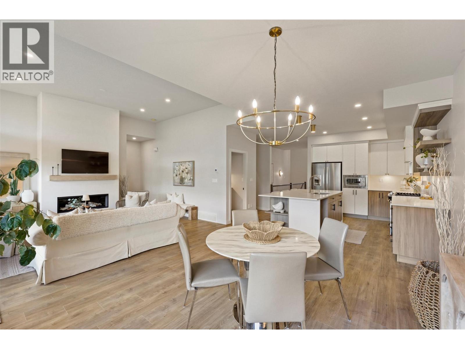 260 Rue Cheval Noir Estates Unit# 2, Kamloops, British Columbia  V1S 0B3 - Photo 3 - 10382957