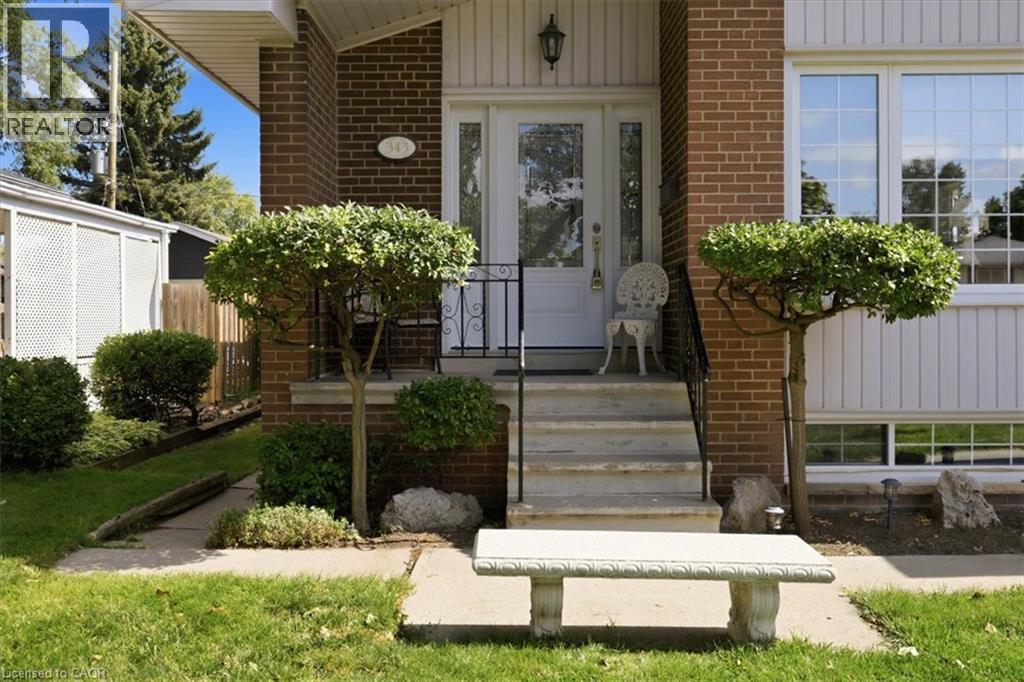 343 Duncombe Drive, Burlington, Ontario  L7L 4M2 - Photo 4 - 40857935