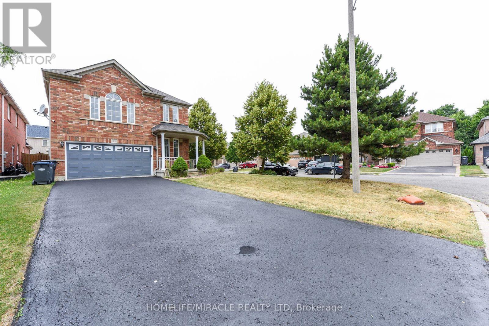 25 Blackcherry Lane, Brampton, Ontario  L6R 2Y5 - Photo 2 - W13719804
