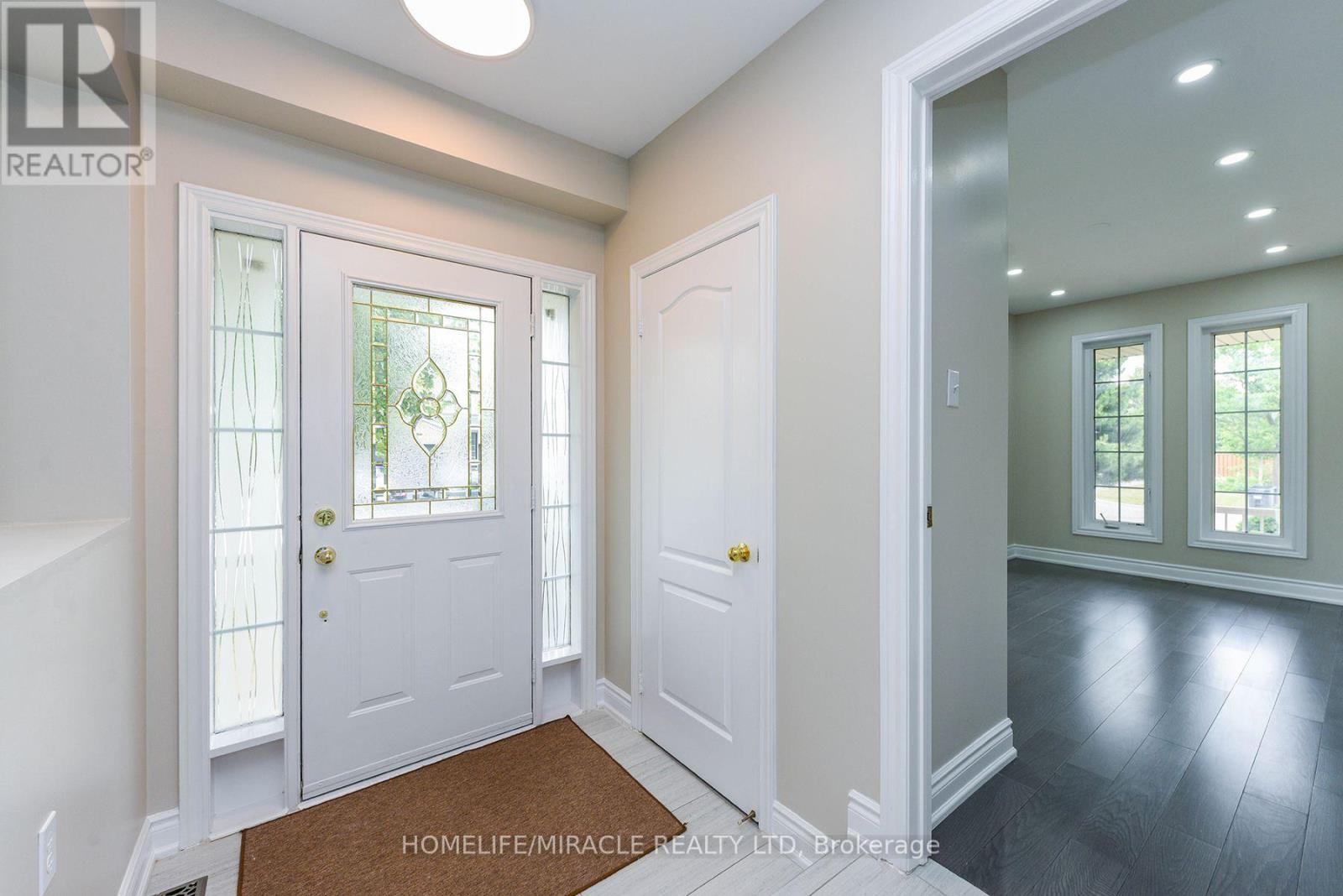 25 Blackcherry Lane, Brampton, Ontario  L6R 2Y5 - Photo 4 - W13719804