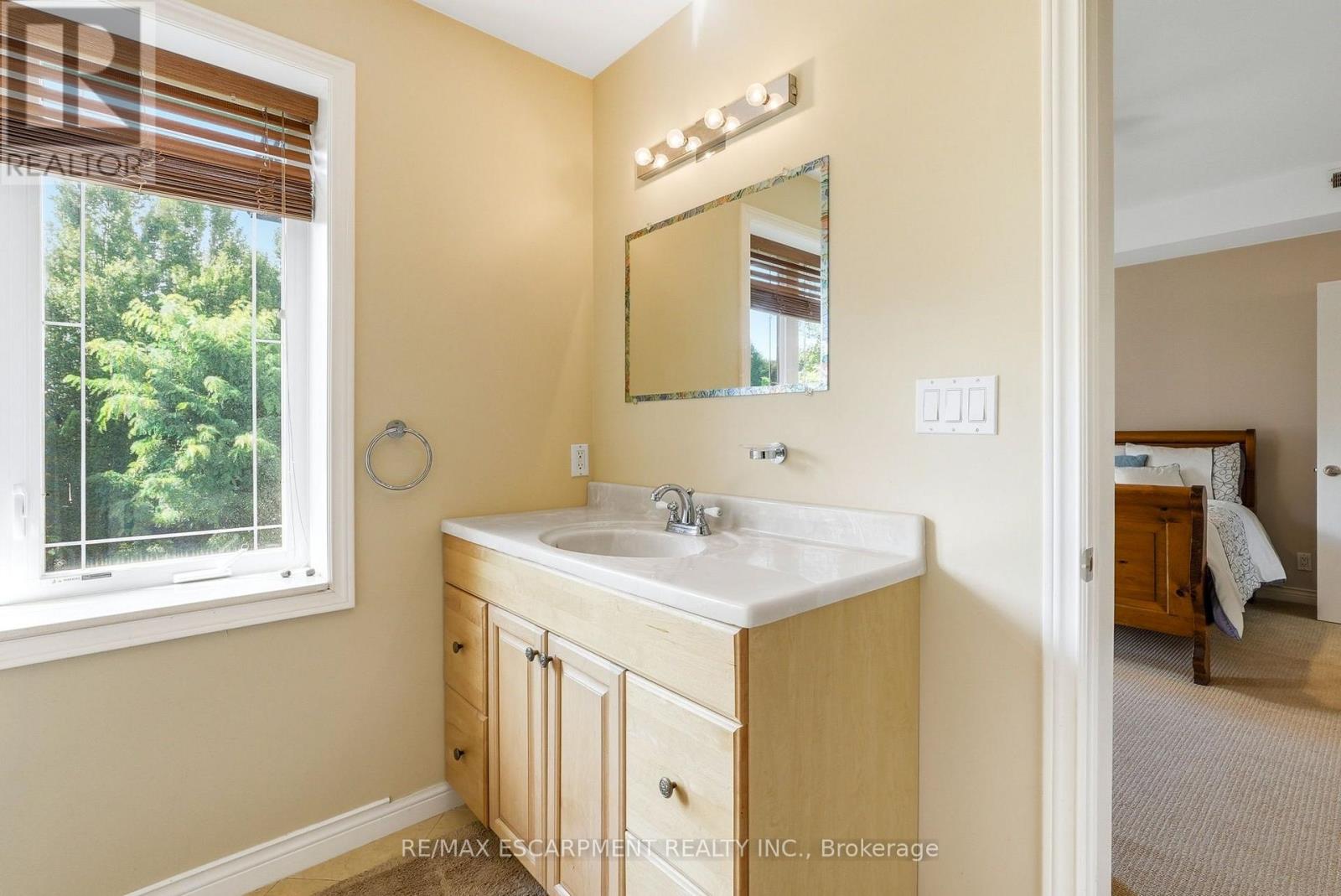 1296 Dundas Street, Burlington, Ontario  L7R 3X4 - Photo 28 - W13719848