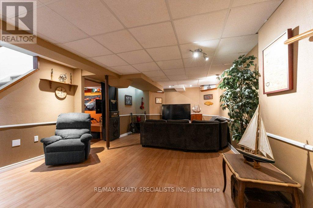 34 Killaloe Crescent, Halton Hills, Ontario  L7G 5N2 - Photo 32 - W13719866