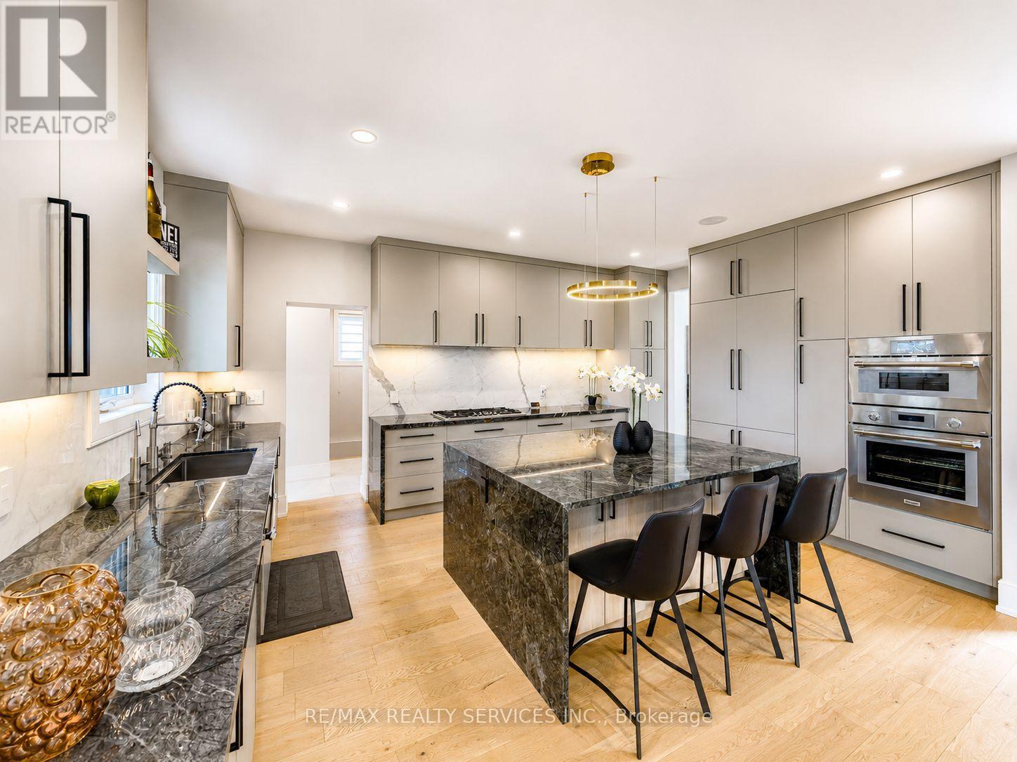519 Third Line, Oakville, Ontario  L6L 4A8 - Photo 8 - W13719874