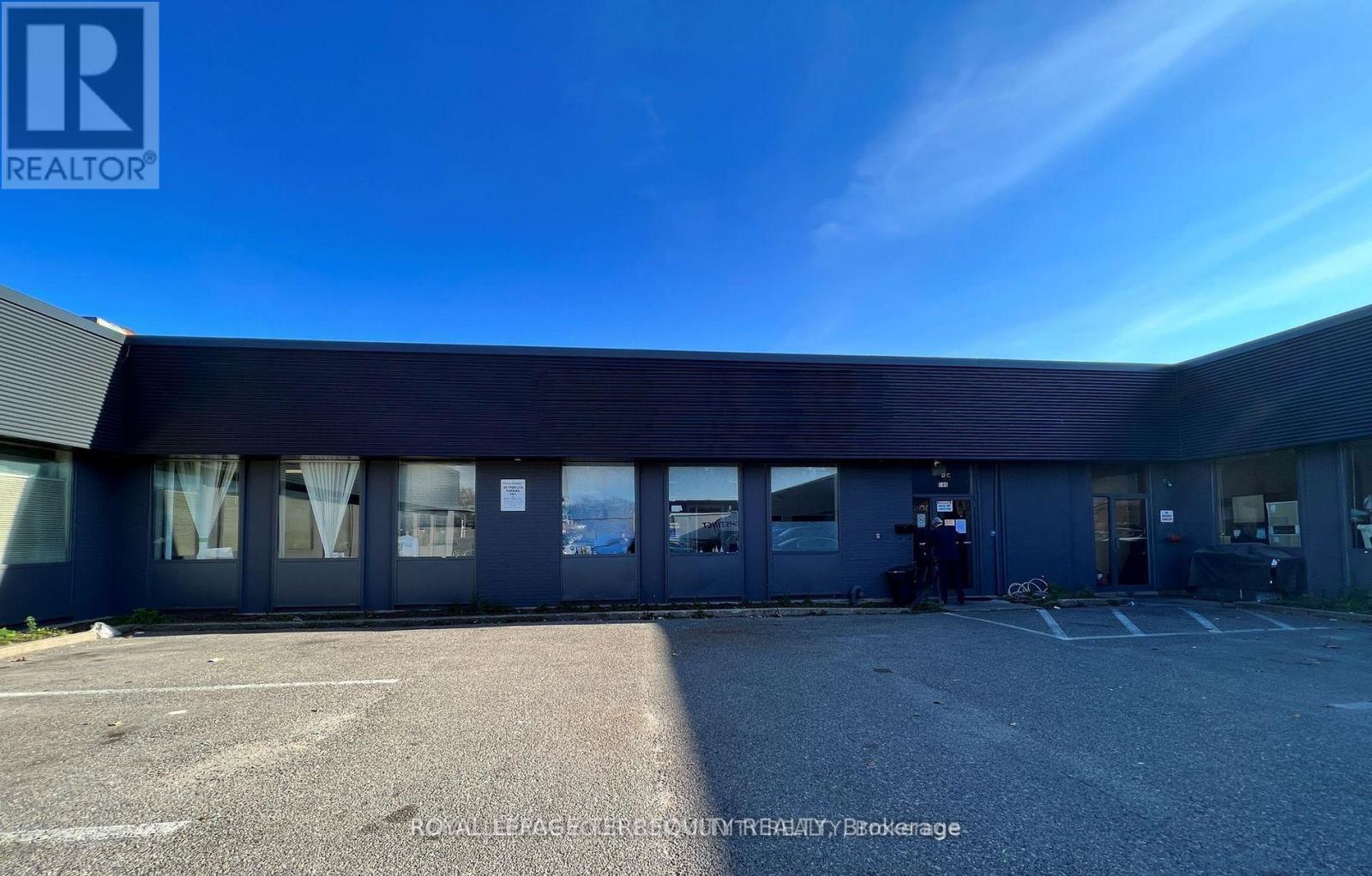 585 Trethewey Drive, Toronto, Ontario  M6M 4B8 - Photo 1 - W13719878