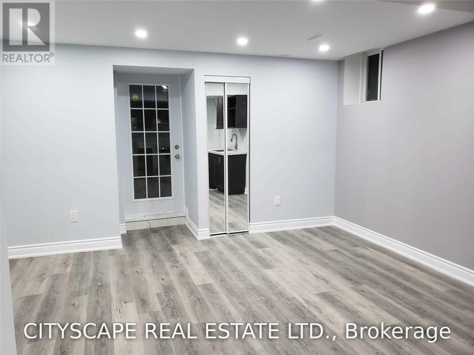 Bsmt - 5520 Prosper Circuit, Mississauga, Ontario  L5V 2E5 - Photo 5 - W13709942