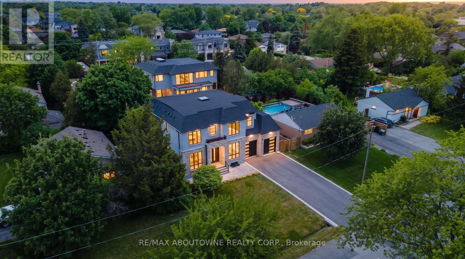 455 Samford Place, Oakville, Ontario  L6L 4E7 - Photo 2 - W13568018