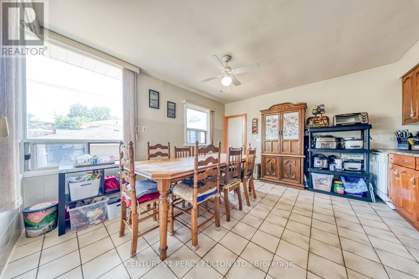 15 Haverson Boulevard, Toronto, Ontario  M6M 3J5 - Photo 13 - W13719000