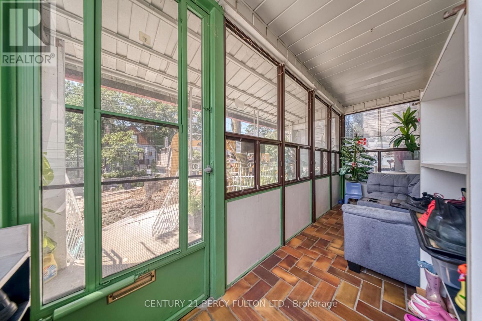 15 Haverson Boulevard, Toronto, Ontario  M6M 3J5 - Photo 4 - W13719000