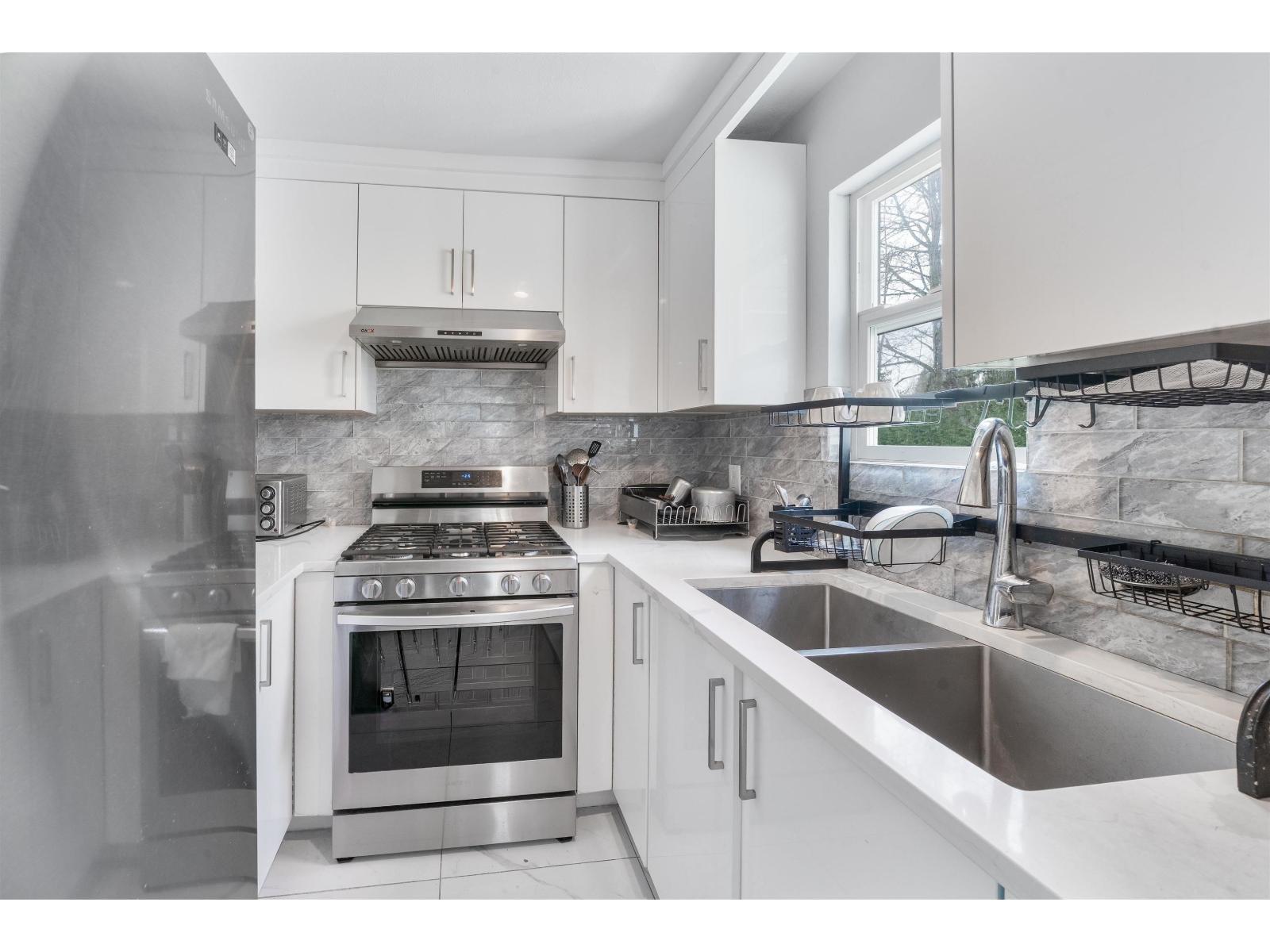 14339 74a Avenue, Surrey, British Columbia  V3W 4C6 - Photo 10 - R3158087