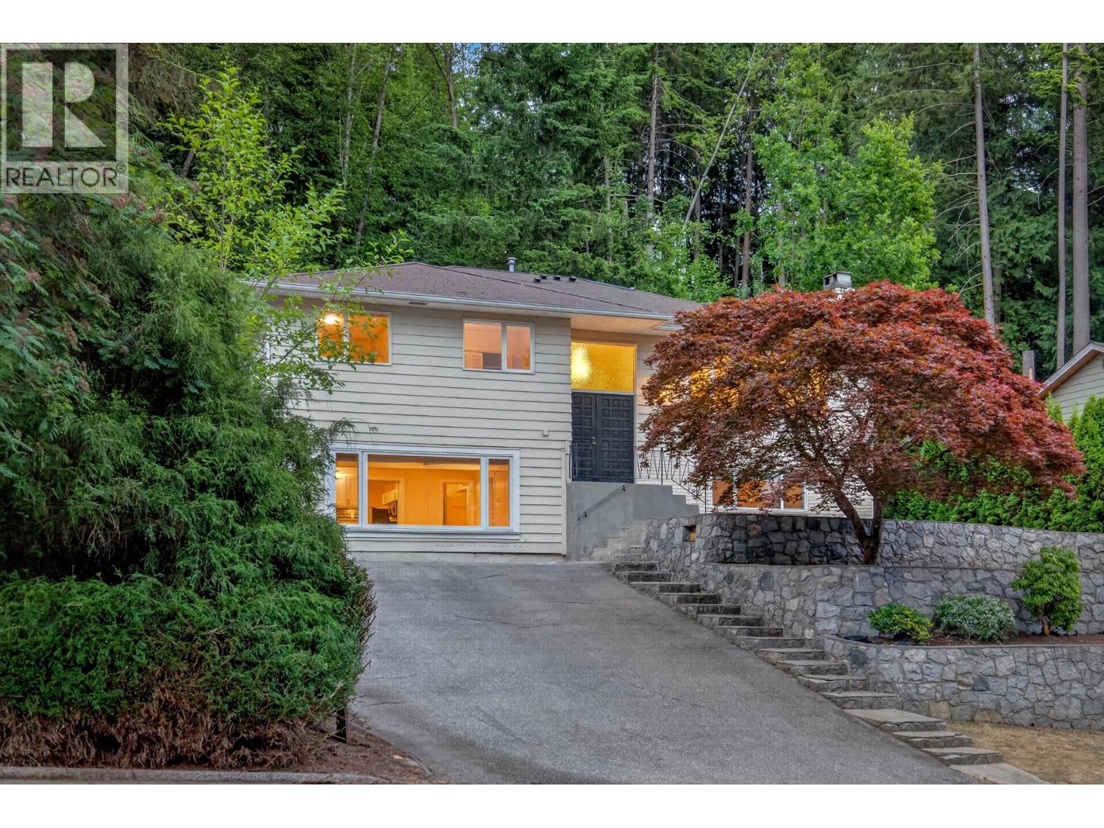 4938 REDONDA DRIVE, North Vancouver, British Columbia