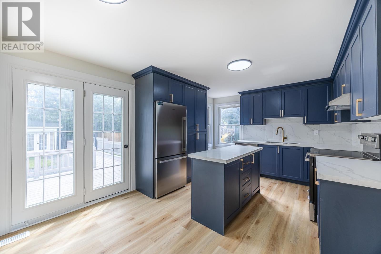 348 First Ave, Sault Ste. Marie, Ontario  P6C 4P1 - Photo 6 - SM262346