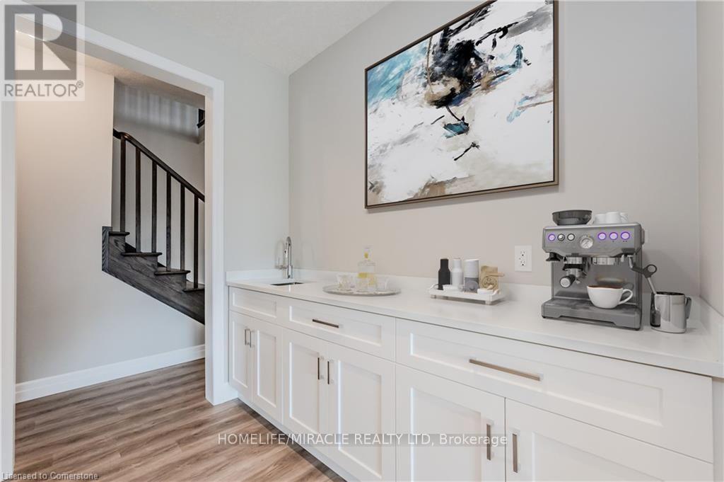 249 Ladyslipper Drive, Waterloo, Ontario  N2V 0H5 - Photo 5 - X13716464