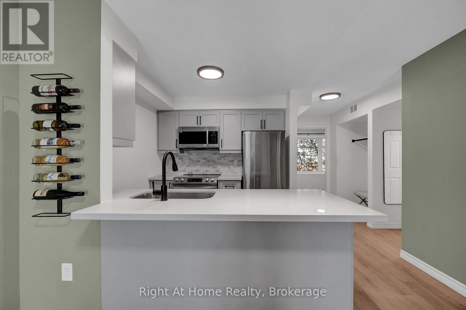 2 - 36 Petra Way, Whitby, Ontario  L1R 0A5 - Photo 4 - E13719948