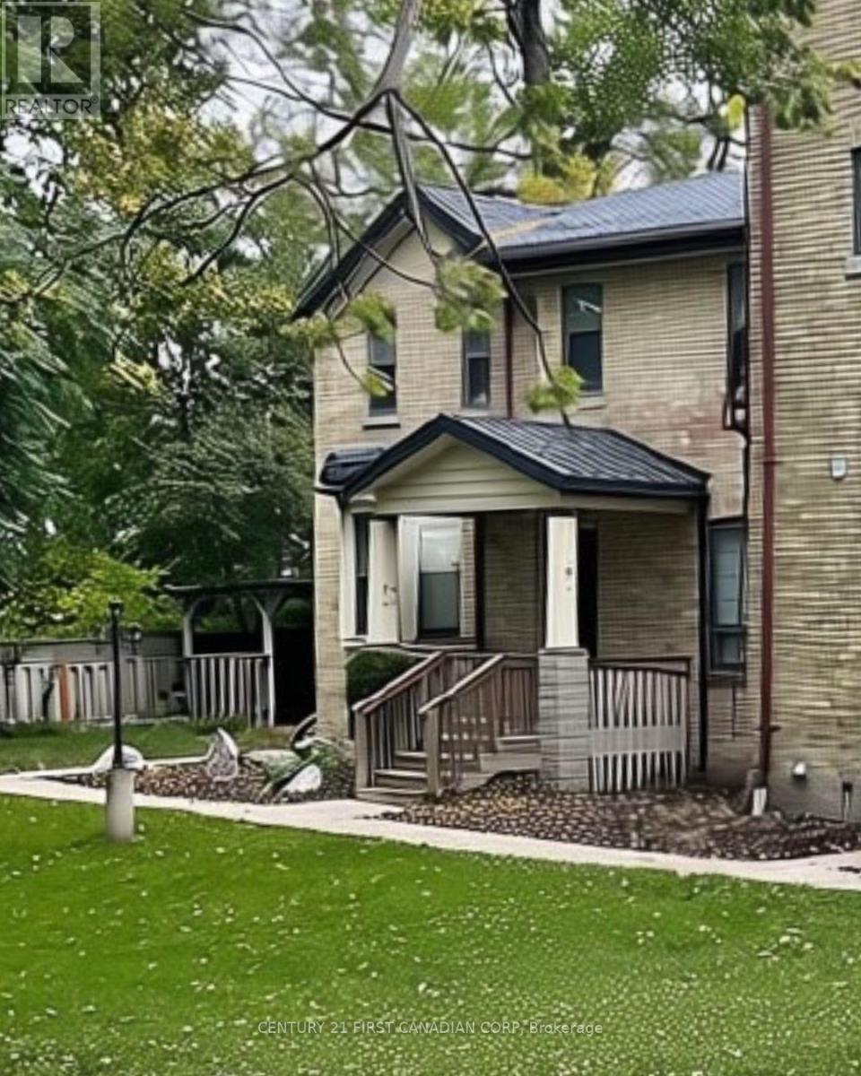 $1,799 Monthly4 - 1 Waverley Place, London East, Ontario