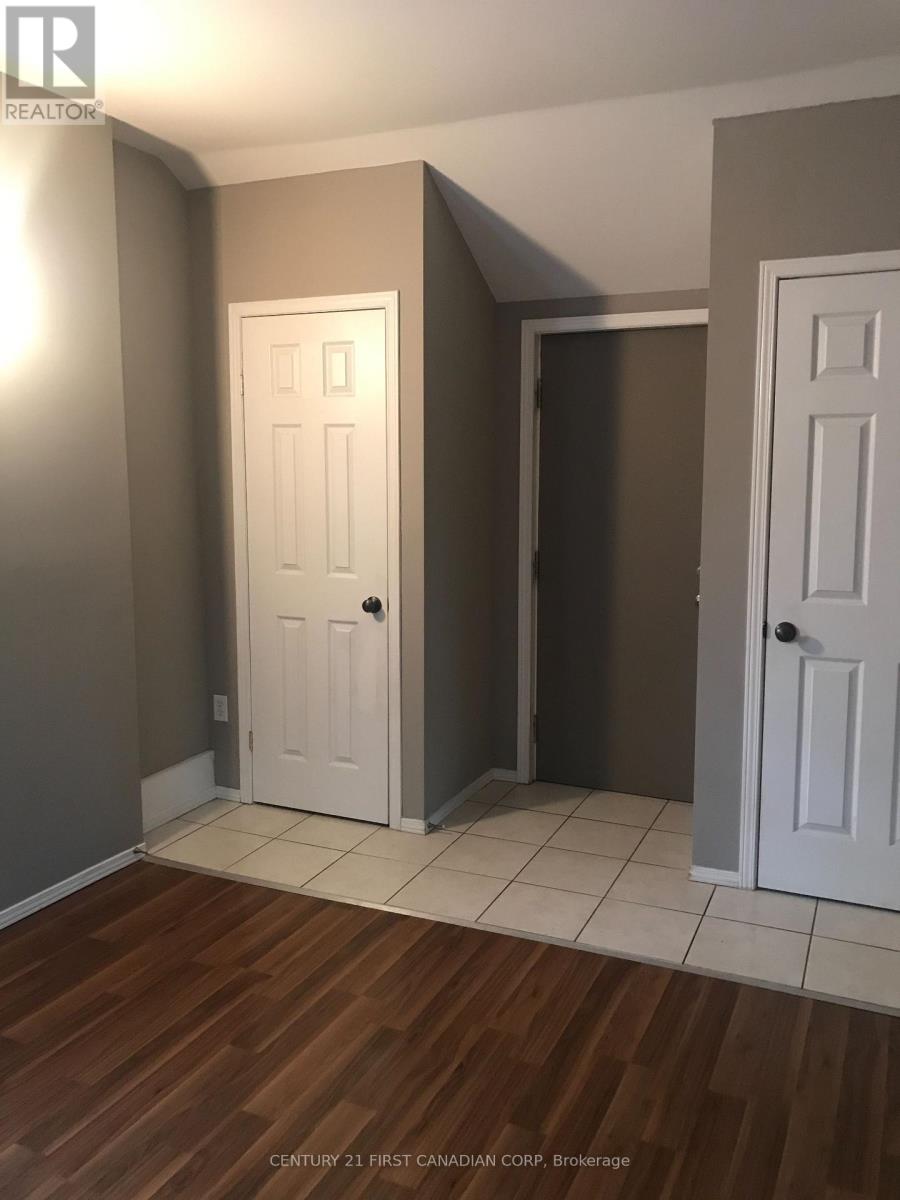 4 - 1 Waverley Place, London East, Ontario  N6B 2C3 - Photo 2 - X13720042