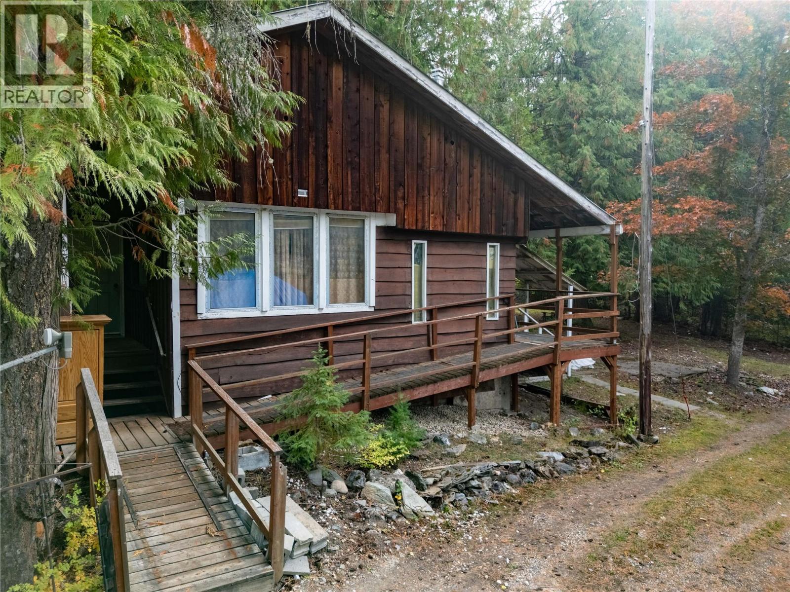 4540 Eagle Bay Road, Eagle Bay, British Columbia  V0E 1T0 - Photo 2 - 10365139