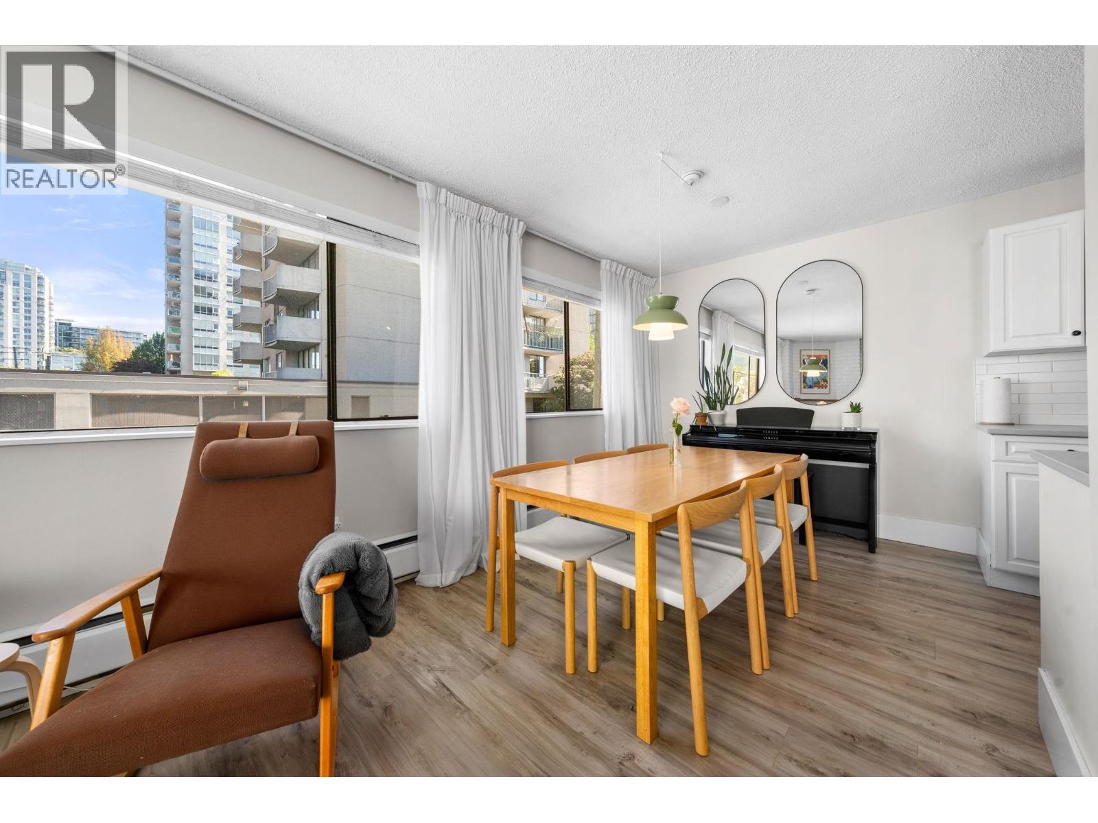 202 1610 Chesterfield Avenue, North Vancouver, British Columbia  V7M 2N7 - Photo 4 - R3159397