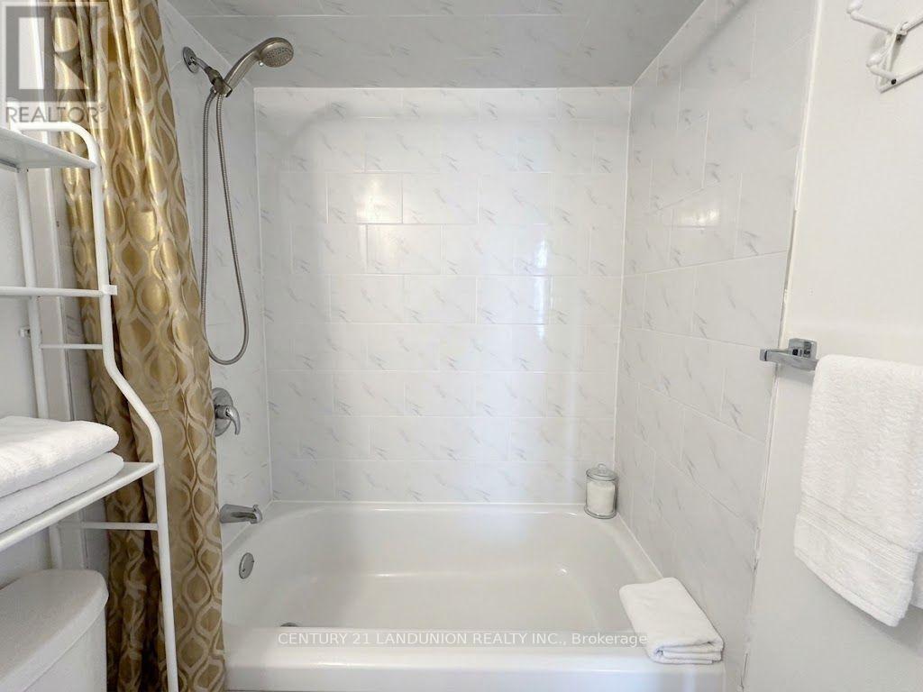 1005 - 2500 Bridletowne Circle, Toronto, Ontario  M1W 2V6 - Photo 18 - E13719900