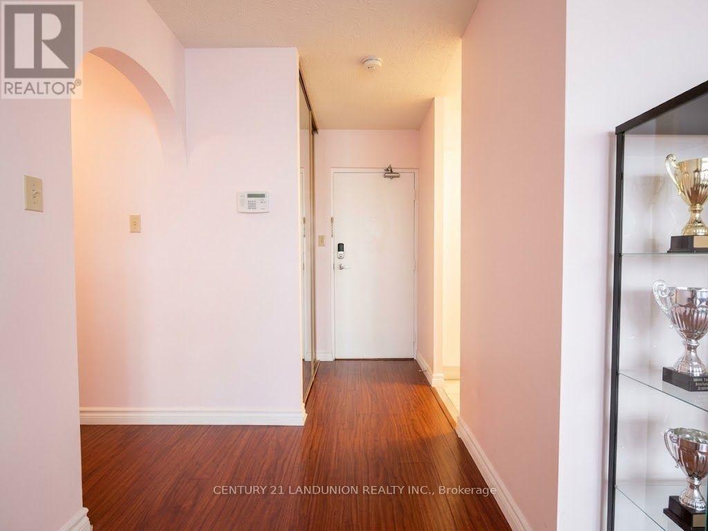 1005 - 2500 Bridletowne Circle, Toronto, Ontario  M1W 2V6 - Photo 3 - E13719900