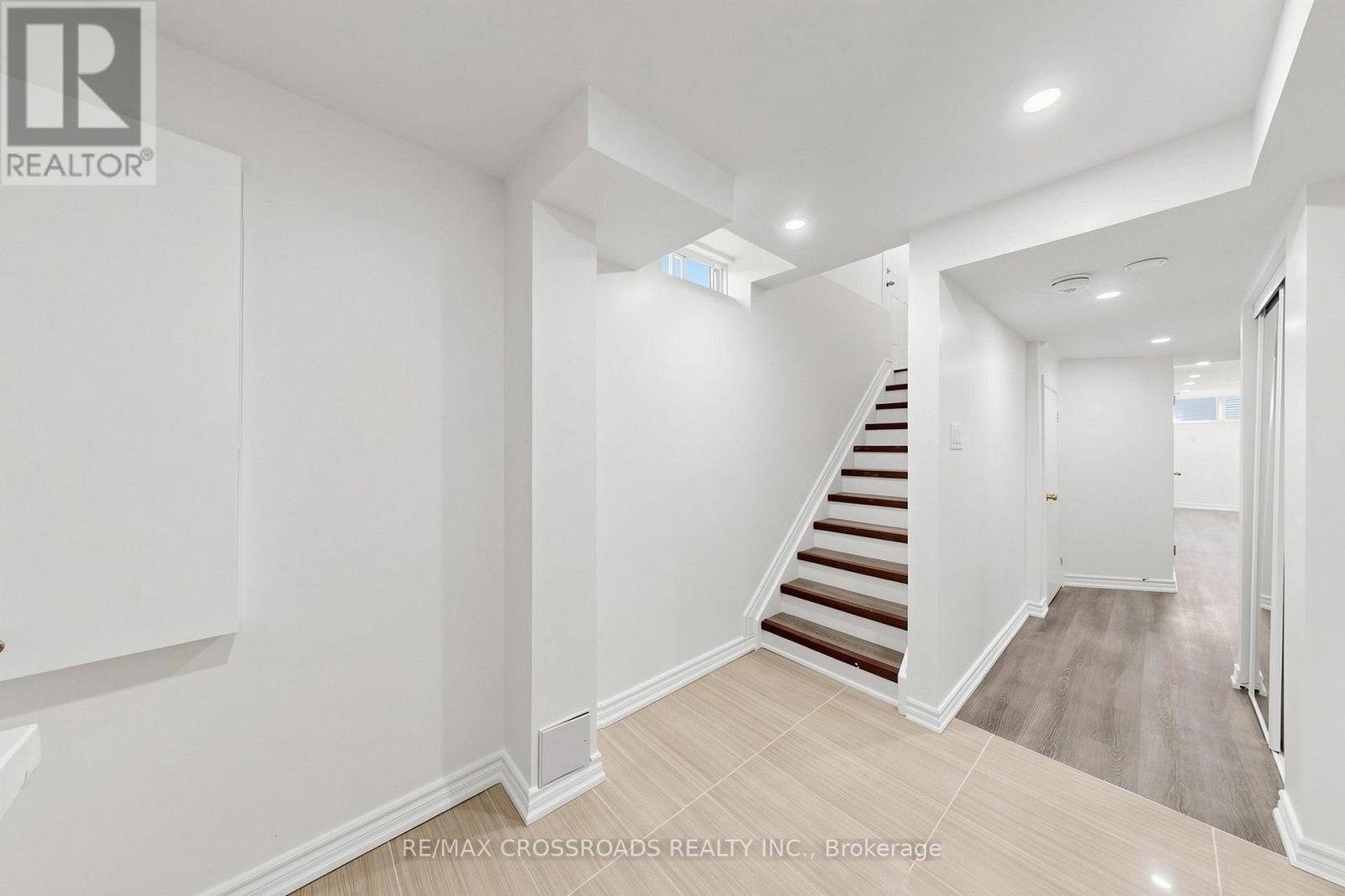 2385 Dress Circle Crescent, Oshawa, Ontario  L1L 0L8 - Photo 10 - E13719936