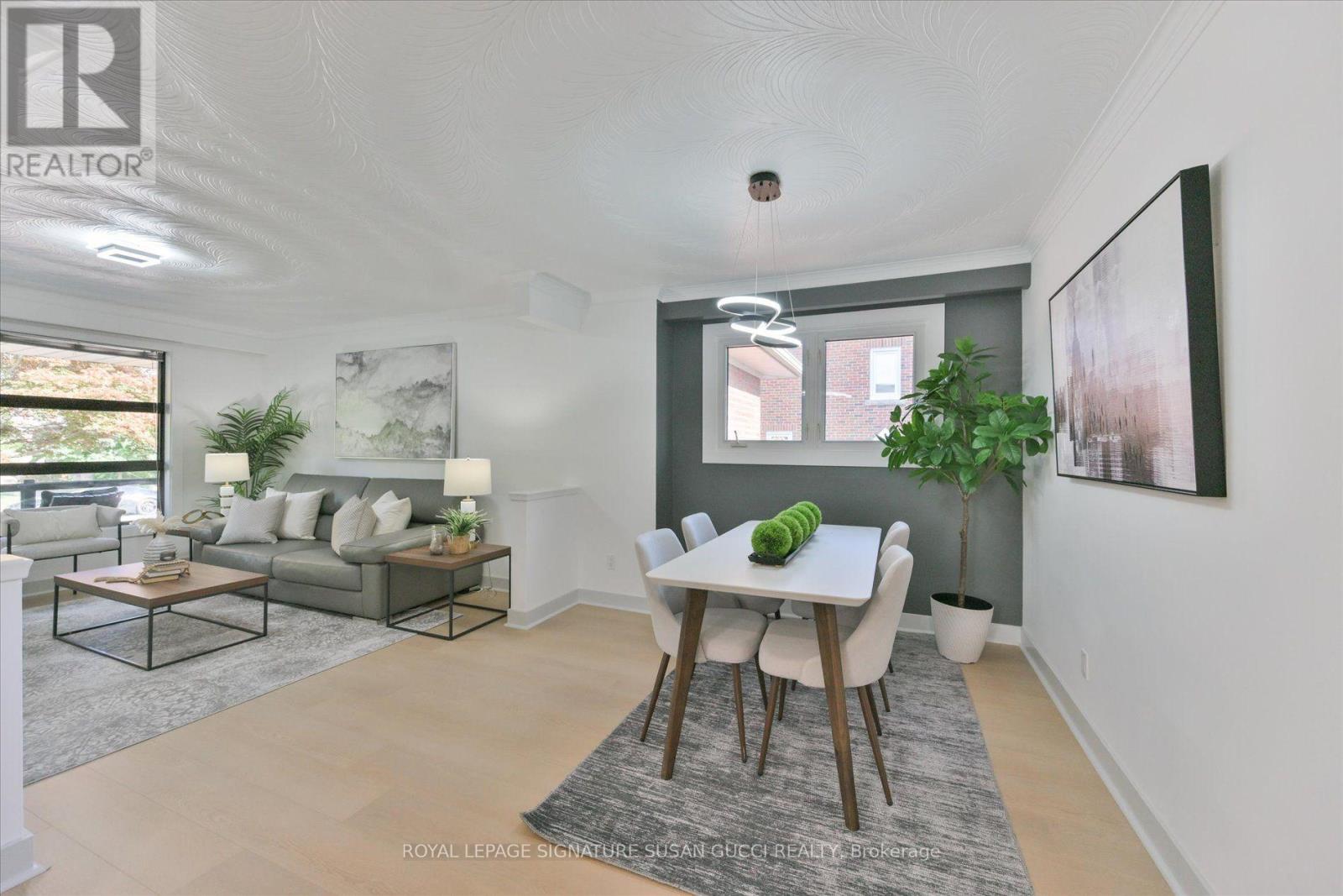 16 Squires Avenue, Toronto, Ontario  M4B 2R3 - Photo 12 - E13720036