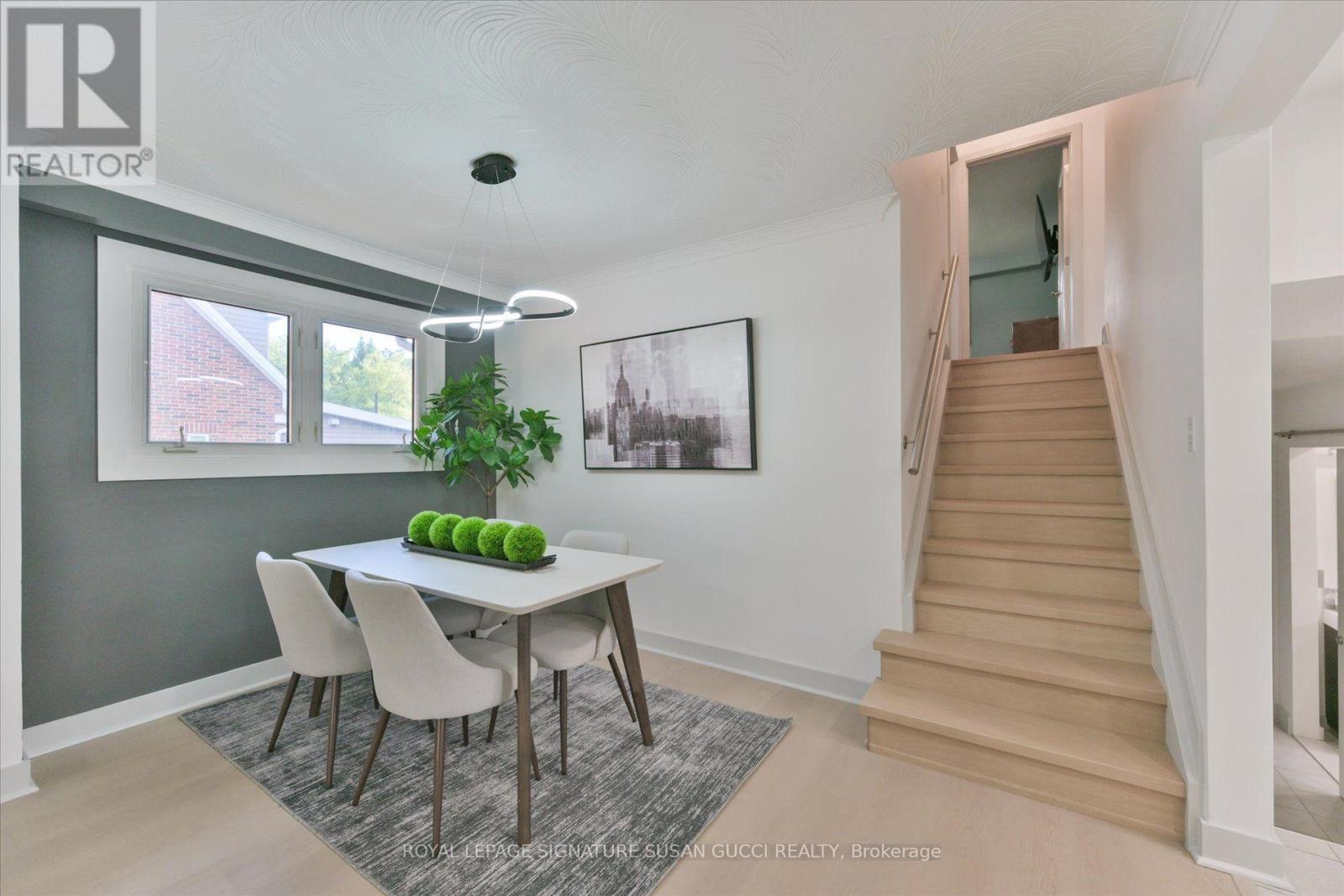 16 Squires Avenue, Toronto, Ontario  M4B 2R3 - Photo 19 - E13720036