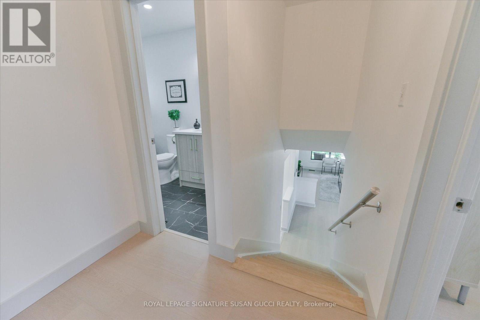 16 Squires Avenue, Toronto, Ontario  M4B 2R3 - Photo 20 - E13720036