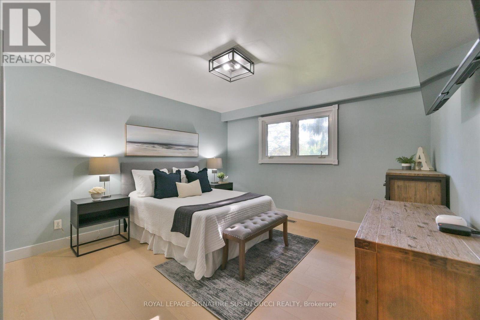 16 Squires Avenue, Toronto, Ontario  M4B 2R3 - Photo 21 - E13720036